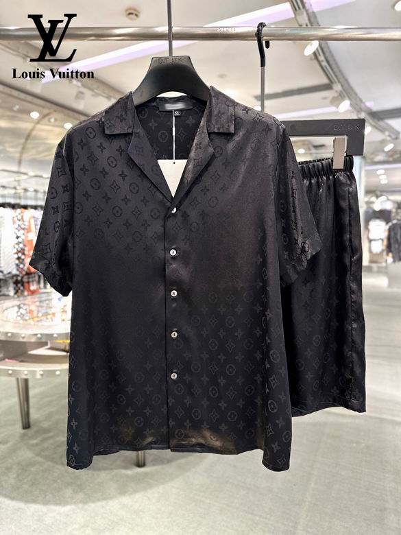 Wholesale Cheap Louis Vuitton Short Sleeve Tracksuits for Sale