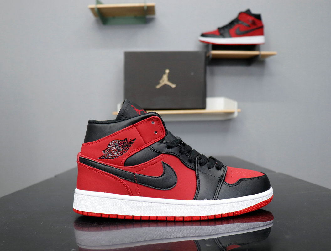 Nike Air Jordan 1 MID 554724-610