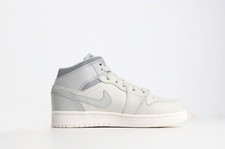 Air Jordan 1 MID 554725-053