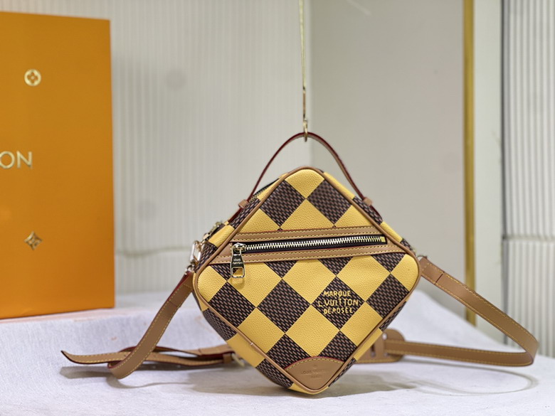 Wholesale Cheap Aaa Louis Vuitton Chess Messenger Bags for sale