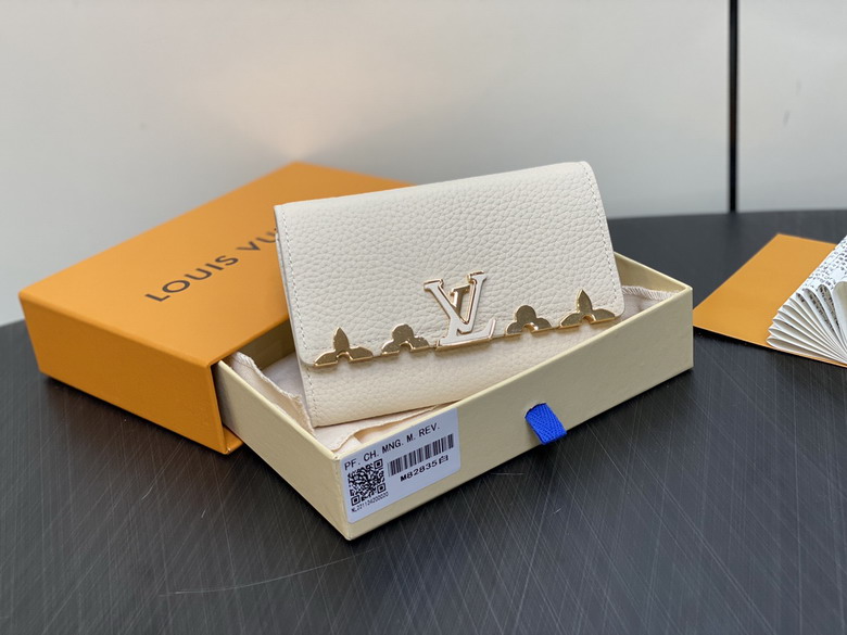 Wholesale Cheap Aaa Louis Vuitton Capucines Compact Wallets for sale