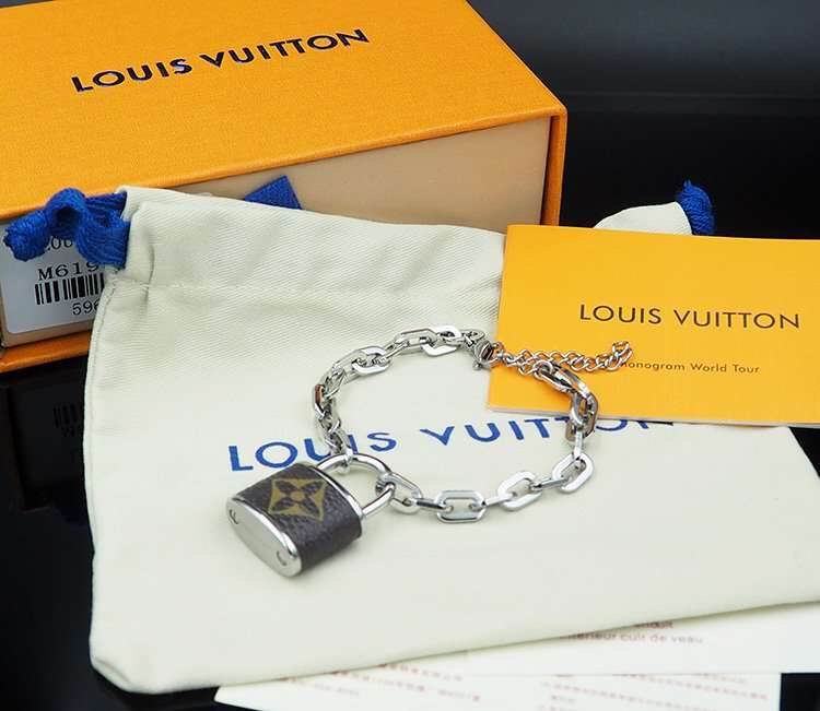 Wholesale Cheap Louis Vuitton Bracelets for Sale