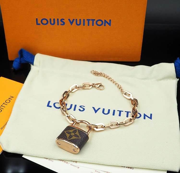 Wholesale Cheap Louis Vuitton Bracelets for Sale