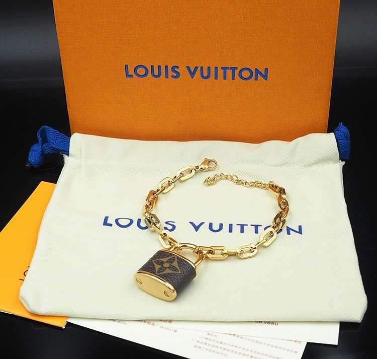 Wholesale Cheap Louis Vuitton Bracelets for Sale