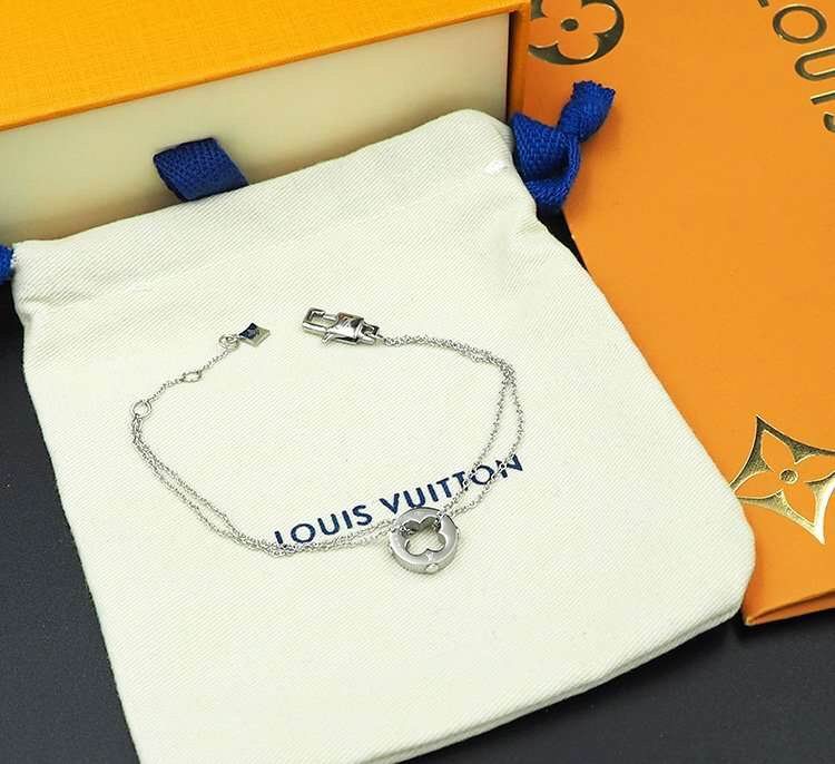 Wholesale Cheap Louis Vuitton Bracelets for Sale