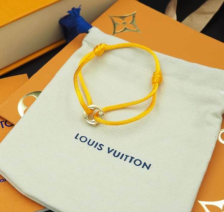 Wholesale Cheap Louis Vuitton Bracelets for Sale