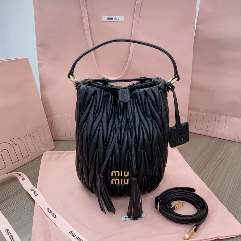 Wholesale Cheap M.iu Miu Leather Bucket Bags for Sale