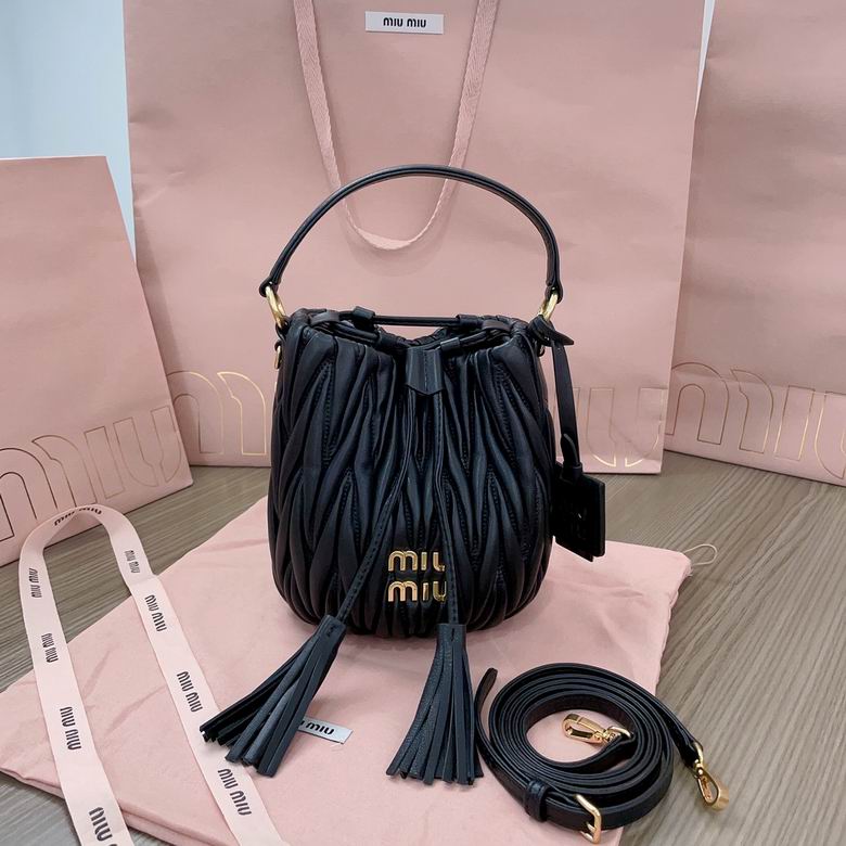 Wholesale Cheap M.iu Miu Leather Bucket Bags for Sale