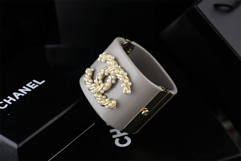 Wholesale Brands Bracelets for Women-388