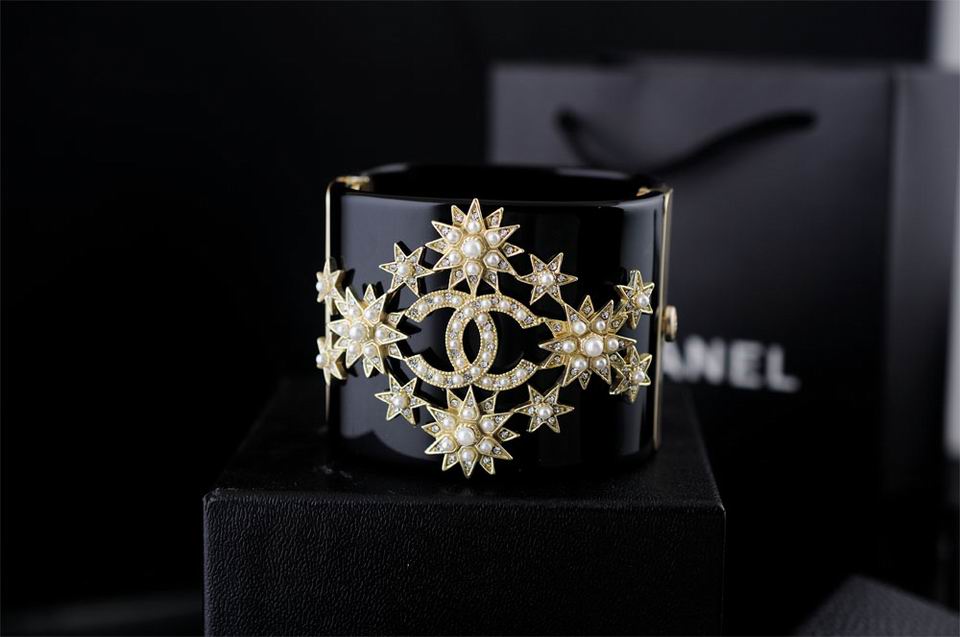 Wholesale Brands Bracelets for Women-390